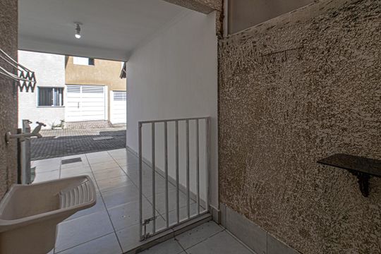 Área de Serviço de casa de condomínio para alugar com 2 quartos, 69m² em Jardim Santa Emilia, São Paulo