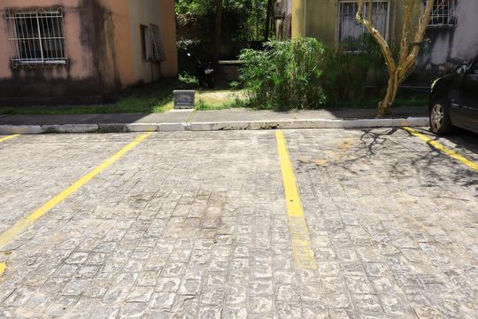Garagem de apartamento para alugar com 2 quartos, 50m² em Jardim das Margaridas, Salvador