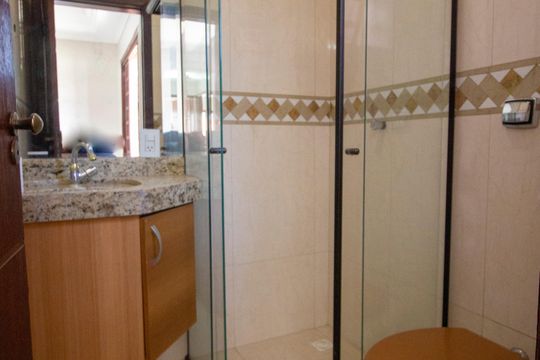 Banheiro da Suíte 1 de apartamento para alugar com 3 quartos, 88m² em Taguatinga Norte (taguatinga), Brasília
