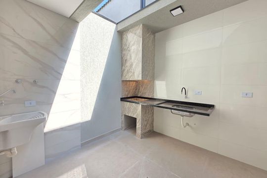 Casa à venda com 3 quartos, 100m² em Vila Frugoli, São Paulo