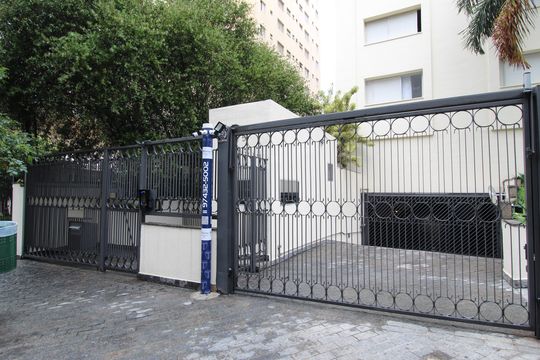 Fachada e Portaria de apartamento à venda com 3 quartos, 170m² em Indianópolis, São Paulo