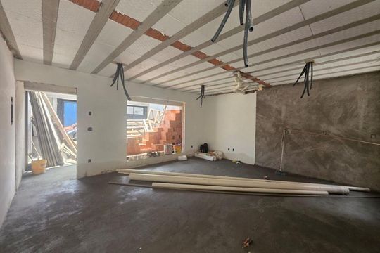 Casa à venda com 3 quartos, 118m² em Vila Nhocuné, São Paulo
