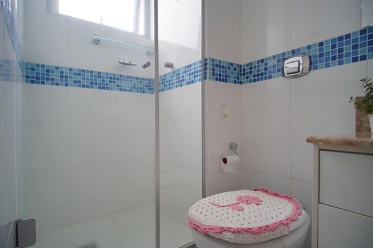 Banheiro da suite de apartamento à venda com 3 quartos, 93m² em Rio Branco, Novo Hamburgo