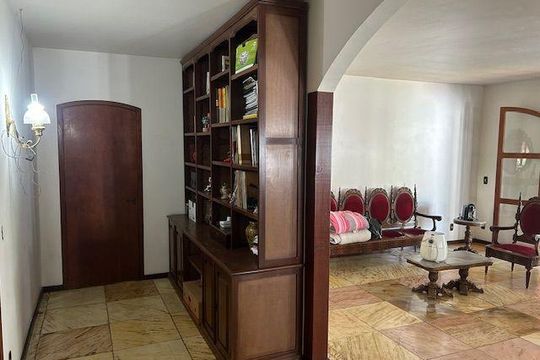 Casa à venda com 5 quartos, 336m² em Itaipu, Niterói
