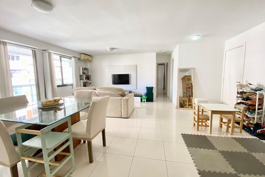 Sala de apartamento à venda com 2 quartos, 113m² em Copacabana, Rio de Janeiro