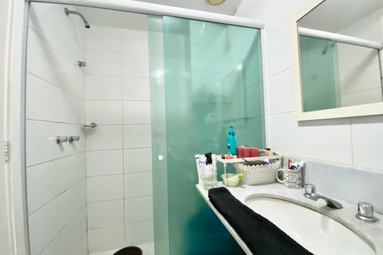 Banheiro social  de apartamento à venda com 2 quartos, 113m² em Copacabana, Rio de Janeiro