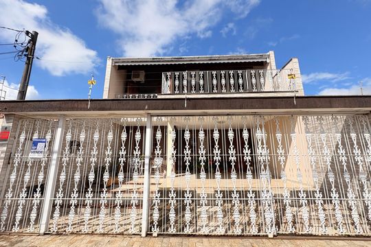 Fachada de casa à venda com 3 quartos, 200m² em Jardim Florestal, Jundiaí