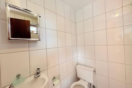 Banheiro Social externo de casa à venda com 3 quartos, 200m² em Jardim Florestal, Jundiaí