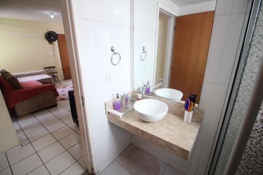 Banheiro de apartamento à venda com 2 quartos, 50m² em Diamante, Belo Horizonte