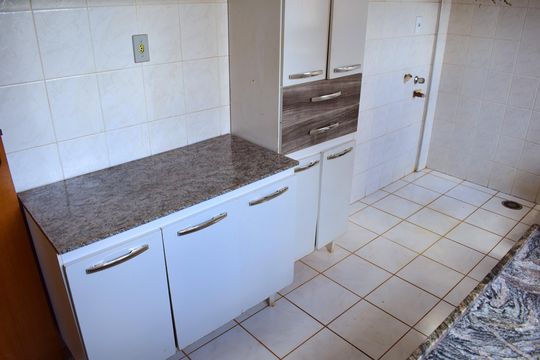 Cozinha - Armários de apartamento para alugar com 1 quarto, 37m² em Jardim Irajá, Ribeirão Preto
