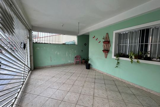 Garagem de casa à venda com 4 quartos, 199m² em Jardim Rosa de Franca, Guarulhos