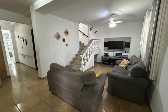 Casa à venda com 4 quartos, 199m² em Jardim Rosa de Franca, Guarulhos