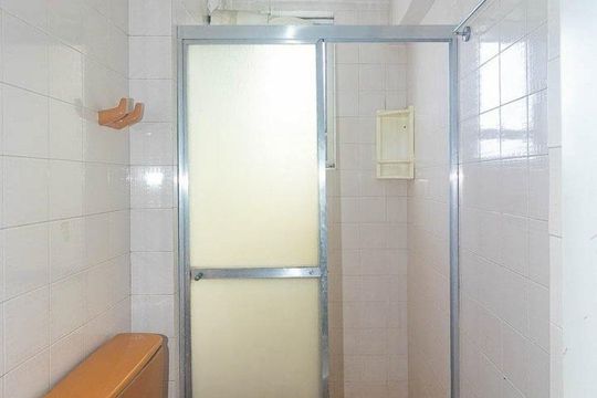 Banheiro  de apartamento para alugar com 1 quarto, 50m² em Centro Histórico, Porto Alegre