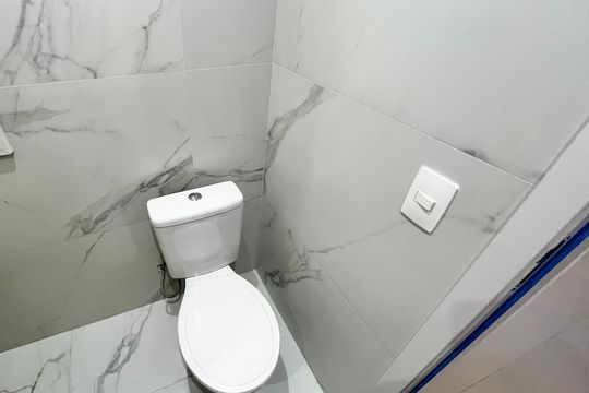Banheiro da Suíte de casa de condomínio para alugar com 3 quartos, 150m² em Jardim Santa Ines, São Paulo