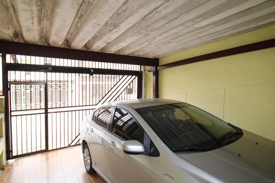 Garagem de casa à venda com 3 quartos, 150m² em Imirim, São Paulo