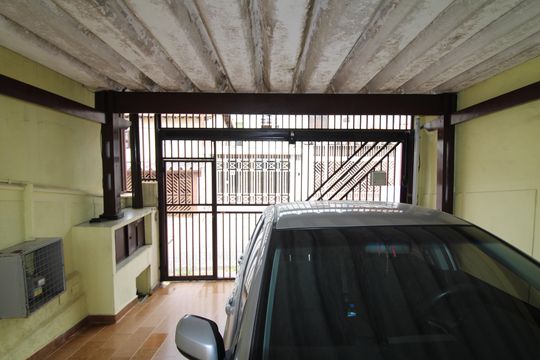 Garagem de casa à venda com 3 quartos, 150m² em Imirim, São Paulo