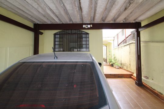 Garagem de casa à venda com 3 quartos, 150m² em Imirim, São Paulo