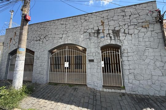 Fachada  de casa para alugar com 3 quartos, 339m² em Jardim Santa Mena, Guarulhos