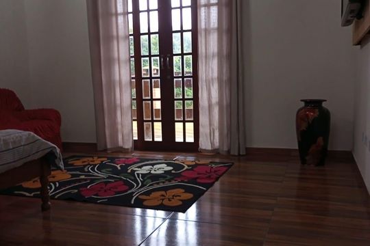 Sala de casa para alugar com 4 quartos, 500m² em Vila Aurea, Poá