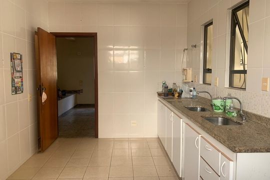 Casa à venda com 3 quartos, 290m² em Santa Monica, Belo Horizonte
