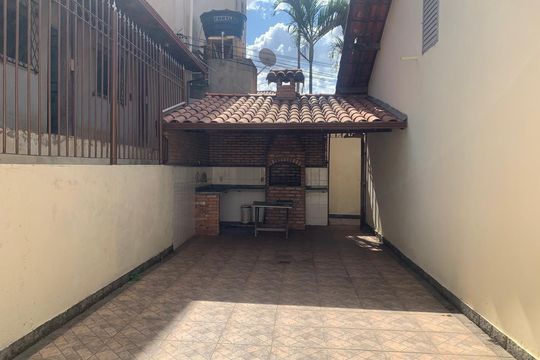 Casa à venda com 3 quartos, 290m² em Santa Monica, Belo Horizonte