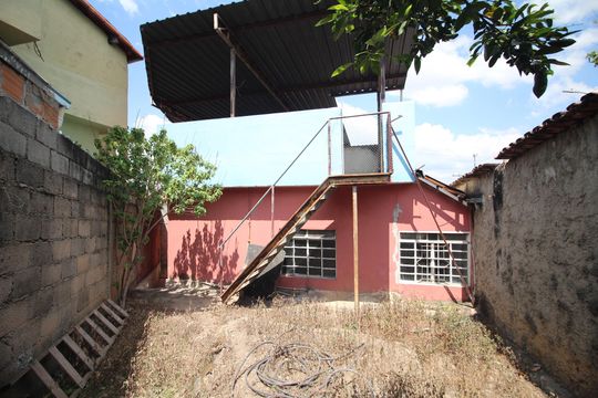 Quintal de casa à venda com 3 quartos, 320m² em Eldoradinho, Contagem