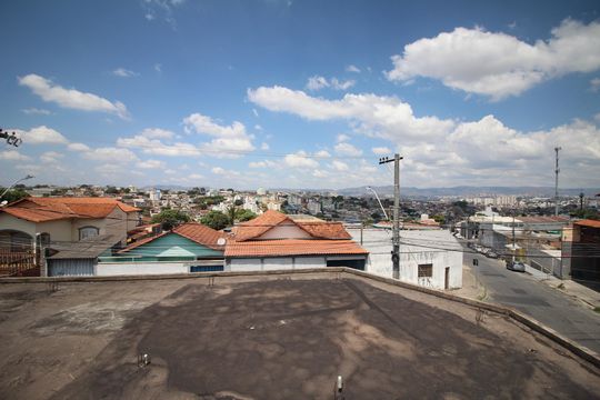 Terraço de casa à venda com 3 quartos, 320m² em Eldoradinho, Contagem
