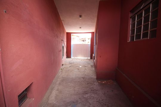 Garagem de casa à venda com 3 quartos, 320m² em Eldoradinho, Contagem
