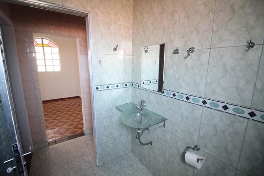Banheiro de casa à venda com 3 quartos, 320m² em Eldoradinho, Contagem