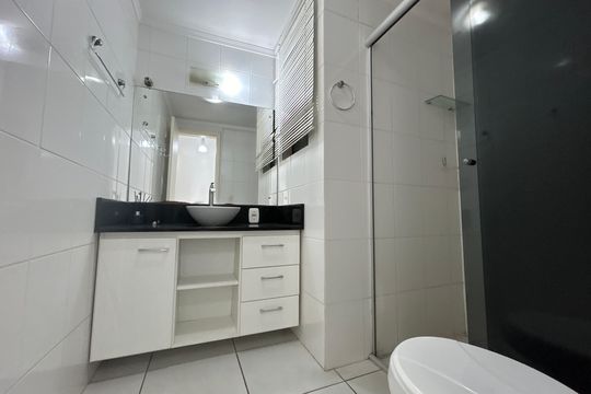 Banheiro de apartamento à venda com 1 quarto, 50m² em Ideal, Novo Hamburgo