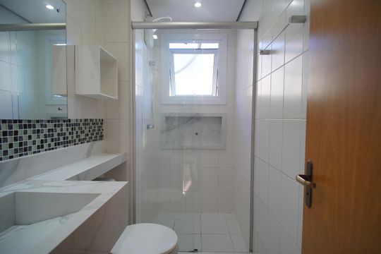 Banheiro Social de apartamento à venda com 2 quartos, 50m² em Vila Nova, Novo Hamburgo