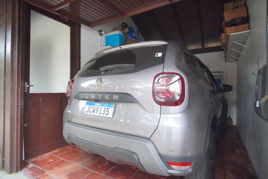 Garagem de casa à venda com 3 quartos, 135m² em Guarani, Novo Hamburgo