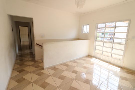 Hall social de casa à venda com 4 quartos, 171m² em Veloso, Osasco