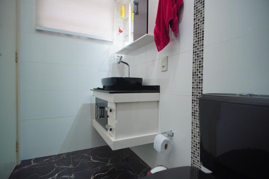 Banheiro Corredor de apartamento à venda com 1 quarto, 52m² em Bom Jesus, Porto Alegre