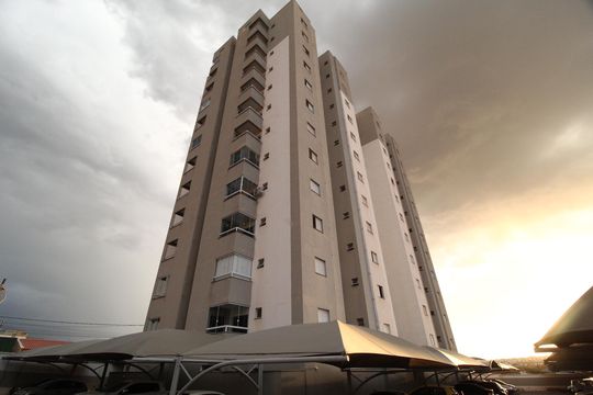 Fachada de apartamento para alugar com 2 quartos, 58m² em Laranjeiras, Uberlândia