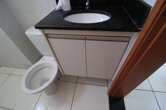 Banheiro Social de apartamento para alugar com 2 quartos, 58m² em Laranjeiras, Uberlândia