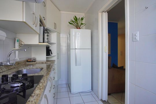 Cozinha de apartamento à venda com 1 quarto, 41m² em Bom Jesus, Porto Alegre