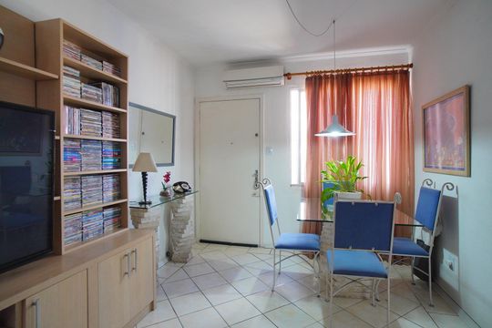 Sala de apartamento à venda com 1 quarto, 41m² em Bom Jesus, Porto Alegre