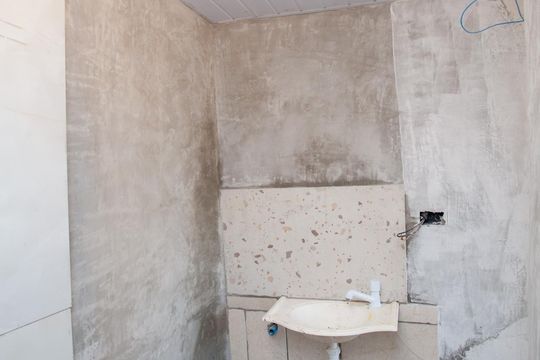 Banheiro Social de kitnet/studio para alugar com 1 quarto, 28m² em Oitis, Contagem