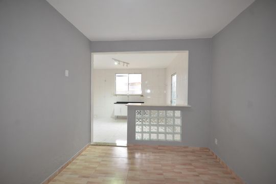 Casa de Condomínio para alugar com 3 quartos, 100m² em Bento Ribeiro, Rio de Janeiro