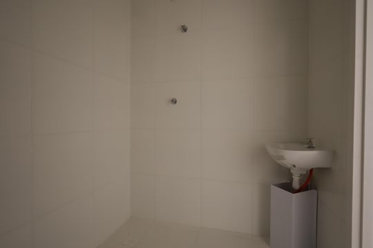 Banheiro de apartamento à venda com 1 quarto, 17m² em Jardim Monte Kemel, São Paulo