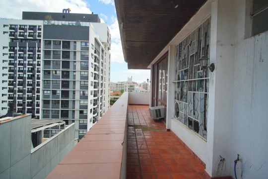 Área Externa de apartamento à venda com 3 quartos, 500m² em Rio Branco, Porto Alegre