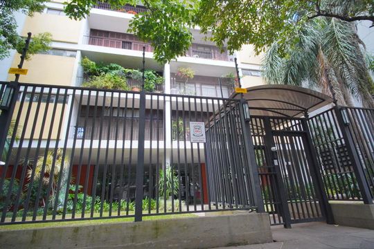 Fachada de apartamento à venda com 3 quartos, 500m² em Rio Branco, Porto Alegre