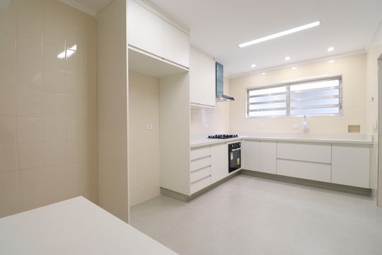 Cozinha de casa à venda com 3 quartos, 132m² em Jardim Vera Cruz, São Paulo