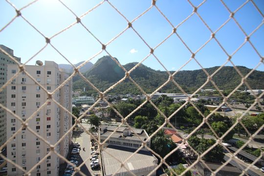 Vista do Quarto 2 de apartamento para alugar com 3 quartos, 63m² em Jacarepaguá, Rio de Janeiro