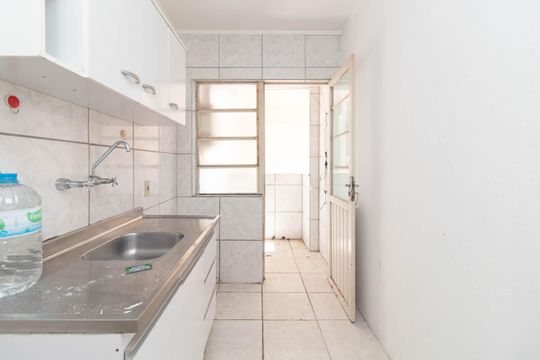 Cozinha de apartamento à venda com 1 quarto, 40m² em Partenon, Porto Alegre