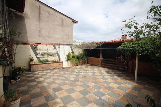 Quintal de casa à venda com 4 quartos, 150m² em Teixeira Dias, Belo Horizonte