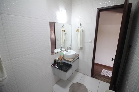 Banheiro 2 de casa à venda com 4 quartos, 150m² em Teixeira Dias, Belo Horizonte