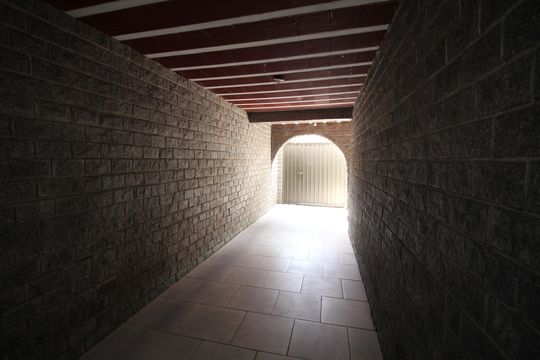 Garagem de casa à venda com 4 quartos, 150m² em Teixeira Dias, Belo Horizonte