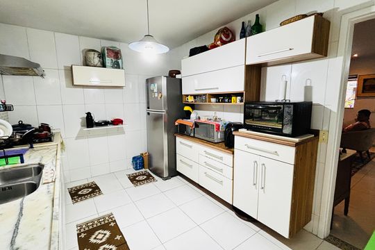 Cozinha de casa de condomínio para alugar com 5 quartos, 196m² em Vargem Pequena, Rio de Janeiro